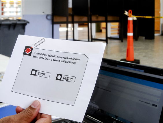 Stand.nl: 'Burgers moeten meer inspraak krijgen bij politieke besluiten'