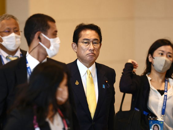 Iraanse minister brengt bezoek aan Japan