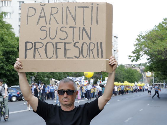 Grootschalige stakingen dreigen Roemeniƫ plat te leggen
