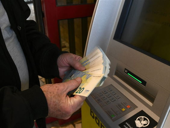 Stand.nl: 'We kunnen prima leven zonder contant geld