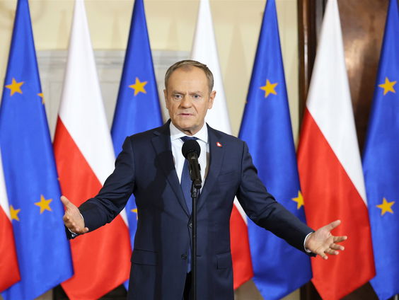 In Polen zet Tusk bijl in PIS-beleid, maar stuit ook op kritiek