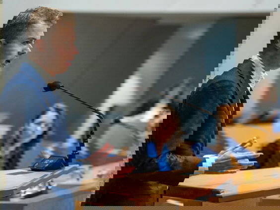 Vraag aan Den Haag: Krijgen Kamerleden debatles?