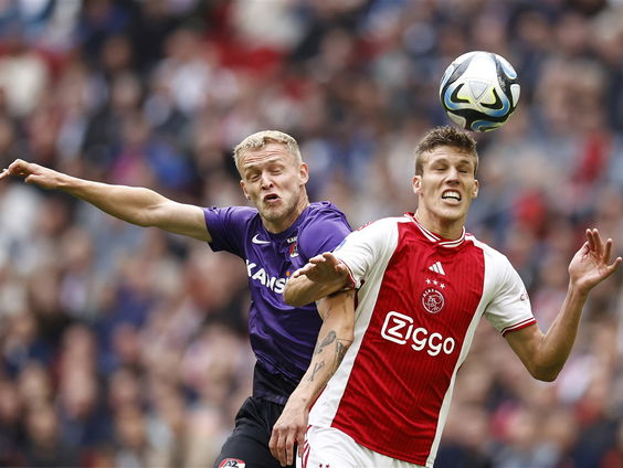 Neuropsycholoog Erik Matser over helmen voor keepers