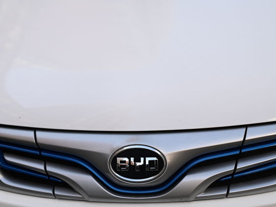 Chinese BYD verkoopt meer auto's dan Tesla