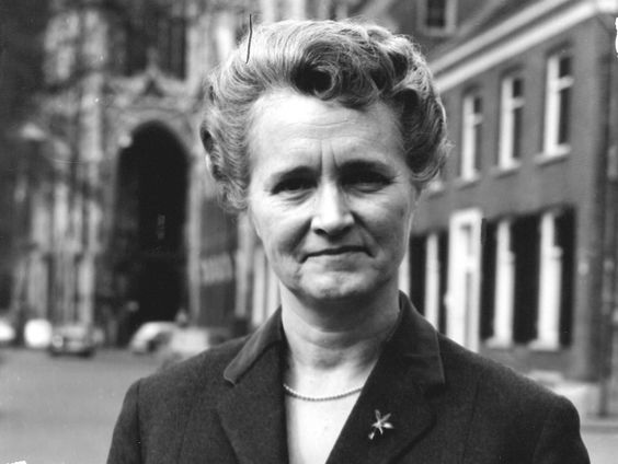 Terug naar Toen; Marga Klompé wordt eerste vrouwelijke minister