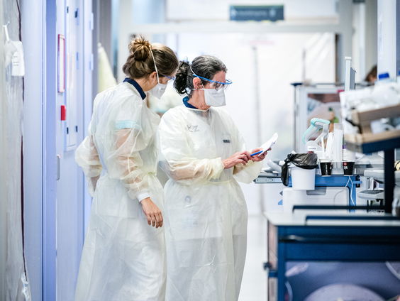 Stand.nl: Het is een goed idee als familieleden meehelpen in het ziekenhuis