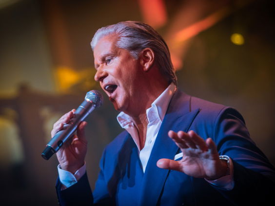 Wijnproever Dries Roelvink gaat nu ook viral in Verenigd Koninkrijk