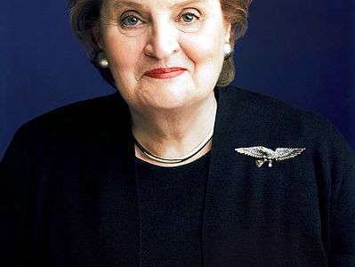 Terug naar 2022: de eerste vrouwelijke Amerikaanse minister van Buitenlandse Zaken, Madeleine Albright, o ...