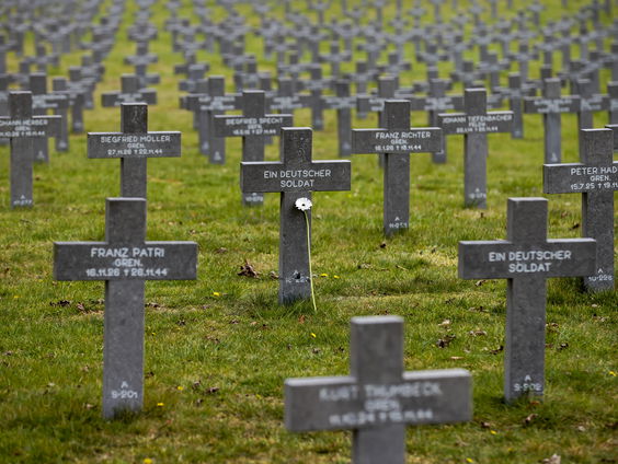 Officiële onthulling van een gedenkteken voor de slachtoffers van de nazi's