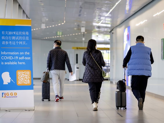 EU adviseert over maatregelen reizigers uit China om coronabesmettingen te beperken