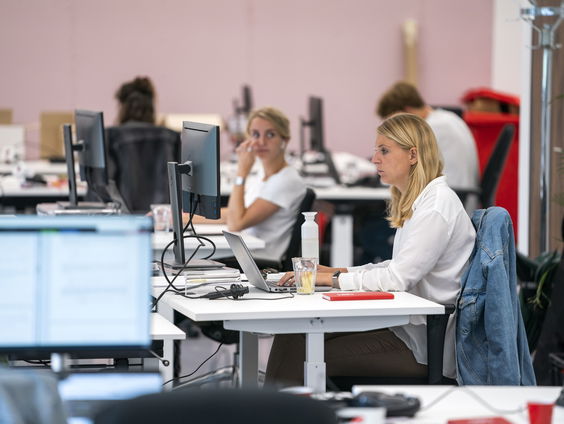 Emancipatie van vrouwen gaat beter, maar nog niet gelijk aan mannen