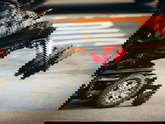 Te kleine rolstoelen en lange wachttijden: Nog steeds veel problemen met zorghulpmiddelen