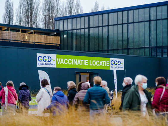 'Publieke gezondheidszorg wankelt, stel gezondheidscommissaris aan'