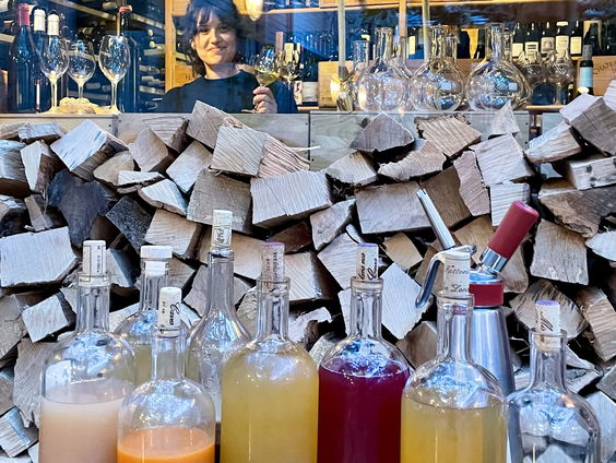 Sap-sommeliers doen wijnarrangementen in de ban