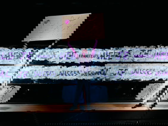 Theatervoorstelling 'Songs for no one': wat betekent het om te leven in een dictatuur