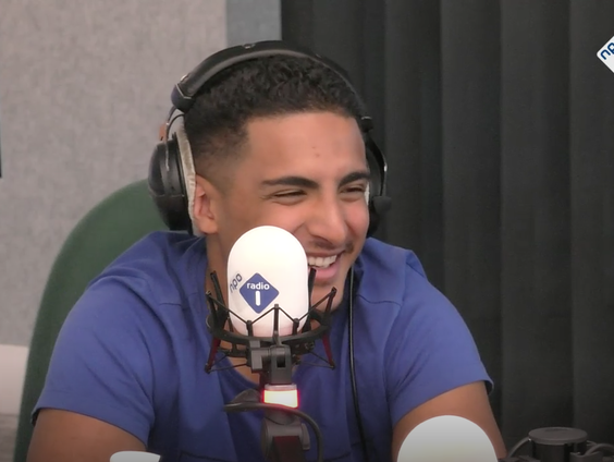 De Perstribune met boer Ayoub