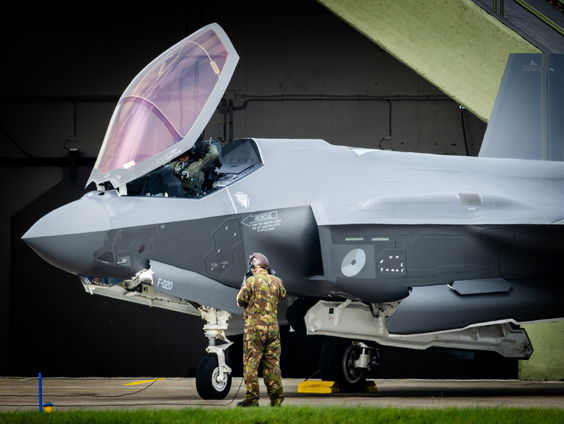 Zorgen in Leeuwarden over uitbreidingsplannen vliegbasis