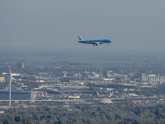 Studentenwoningen midden in vliegtuigherrie in Amstelveen: 'Gezondheidsrisico's zijn te groot'