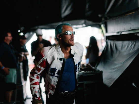 Milo Driessen, zanger