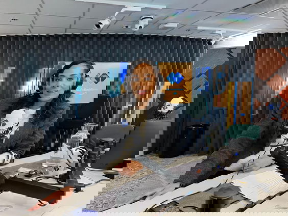 Shownieuws-presentator Dyantha Brooks: 'De showbizz staat ver van mij af'