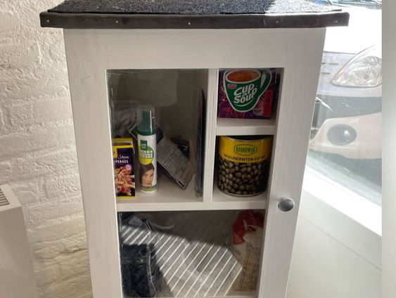 Inflatie en hoge voedselprijzen zorgen voor stijgende vraag naar voedselkastjes.