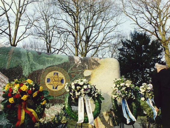 Herdenking ontruiming Apeldoornsche Bosch door Duitse bezetter