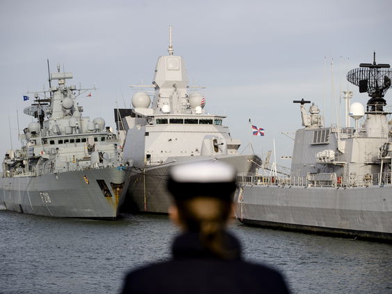 Nederland stuurt fregat met militairen voor missie in Rode Zee