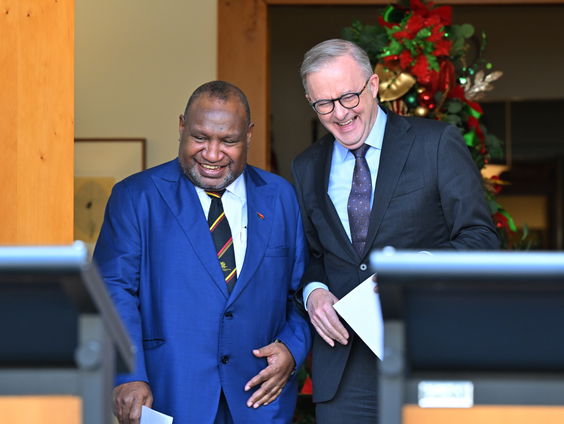 Wat voor invloed heeft de pact tussen Australiƫ en Papoea Nieuw-Guinea op elkaar en de regio?