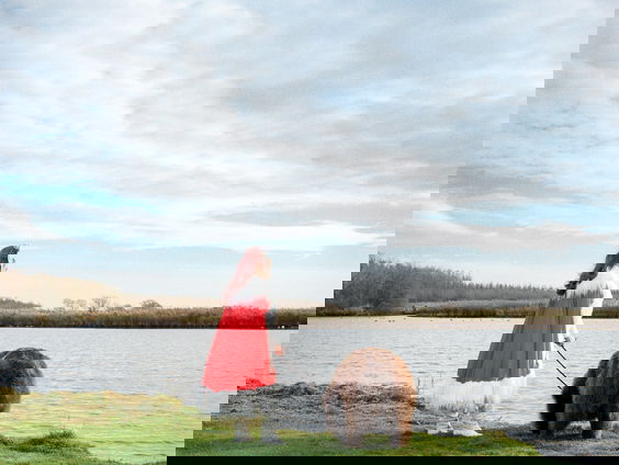 Loek Buter maakte fotoserie over een circusartiest en haar beer