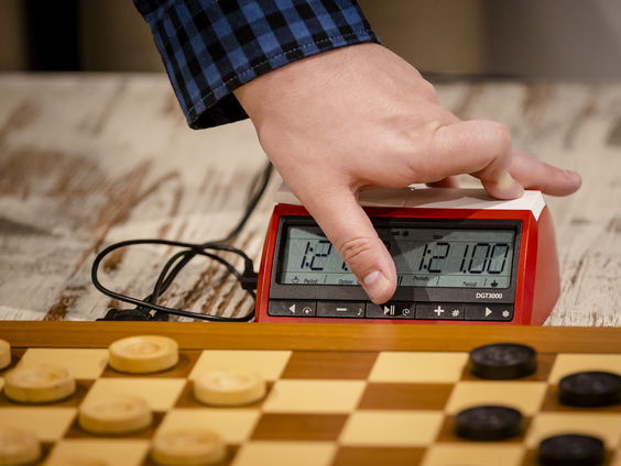 Nederlandse dammers richting WK in Curaçao, verwachtingen zijn hoog