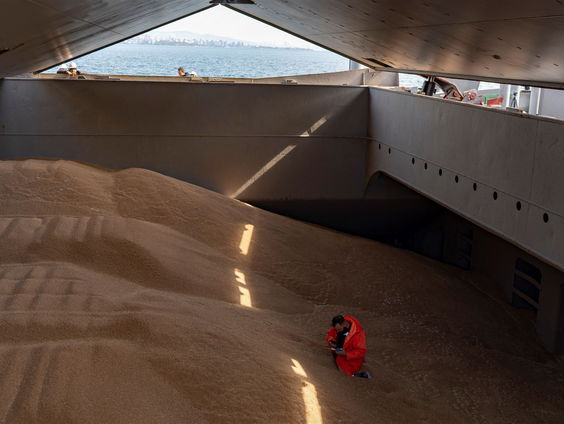 Russen laten graan-kraan voorlopig open