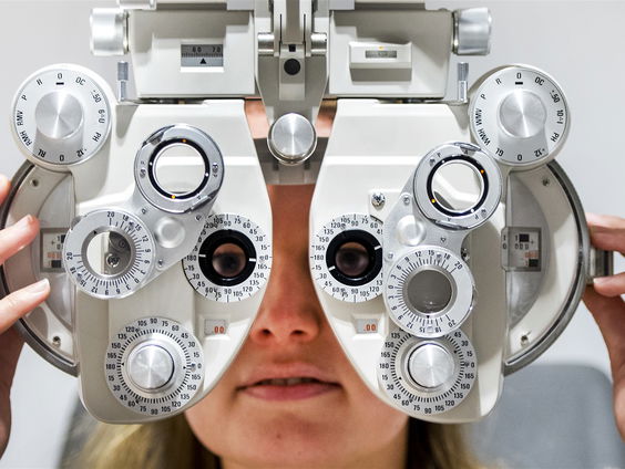 Kinderen hebben steeds vaker last van oogproblemen: 'Komt door smartphone'