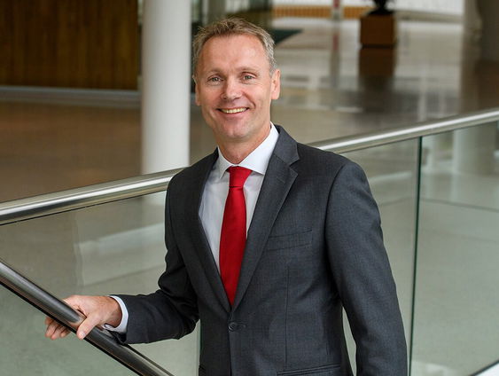 Sven Op 1 - As Tempelman (CEO Eneco): "Huishoudens moeten rekening houden met nog hogere energierekening"