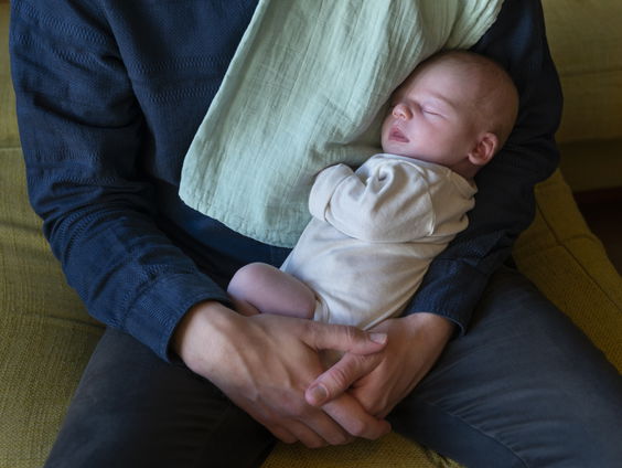 Beste methode om huilende baby in slaap te krijgen