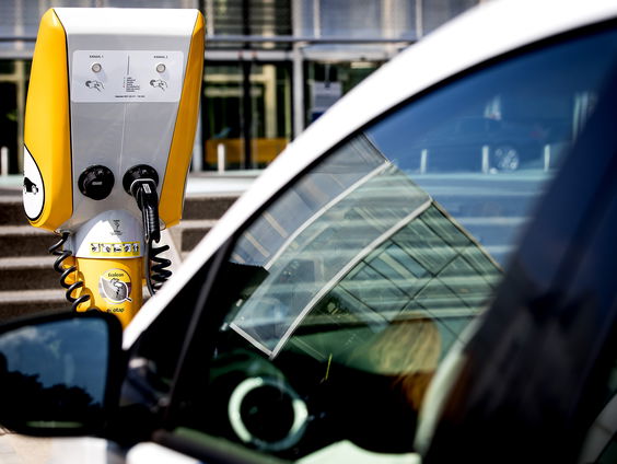 Openbare oplaadpalen uitzetten tussen 16 en 21 uur: Is dat een goed plan?