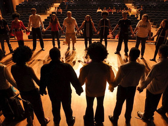 Theatermaker Honey Eavis: ‘Kinderen gebruiken hun eigen stem om theater te maken’