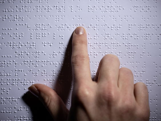 Speciaal braille-toetsenbord ontwikkelt