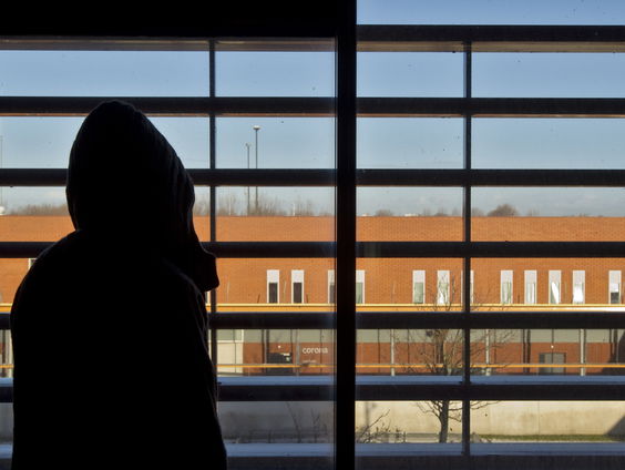 Criminelen niet steeds jonger, plegen ook geen zwaardere delicten