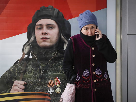 Poetin uitgedaagd door moeders en echtgenotes