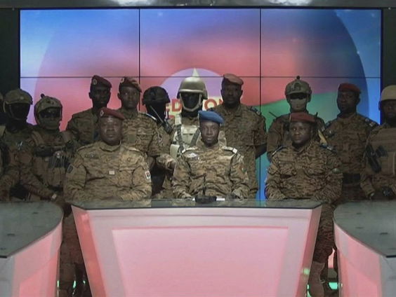 Het leger grijpt ook in Burkina Faso de macht