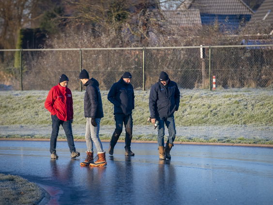 Allereerste marathon op natuurijs van deze winter: 'Primeur voor de club'