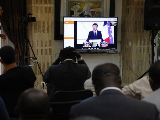 Macrons charmeoffensief in Afrika