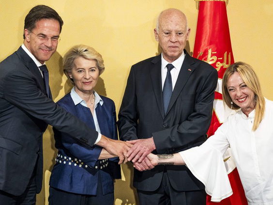 Migratie-estafette: hoogleraar migratiegeschiedenis Marlou Schrover