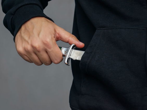 Mijn kind draagt een mes bij zich, wat nu?