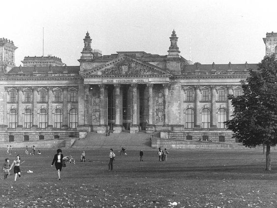 Terug naar Toen: Marinus van der Lubbe sticht brand in Rijksdaggebouw Berlijn, of toch niet?