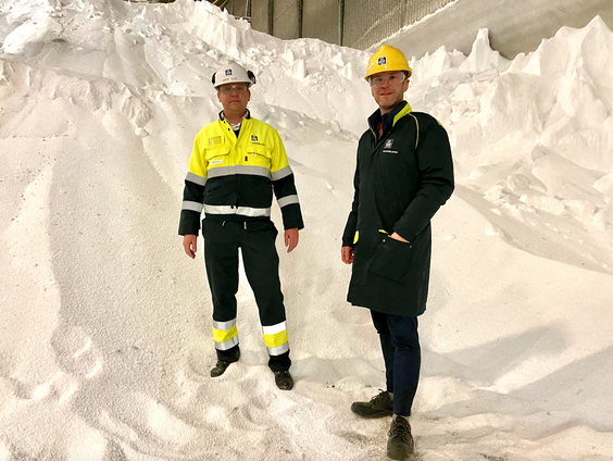 Baas van de op 1-na-grootste uitstootbedrijf van stikstof in Nederland: ‘blij dat de schoorstenen nog roken’