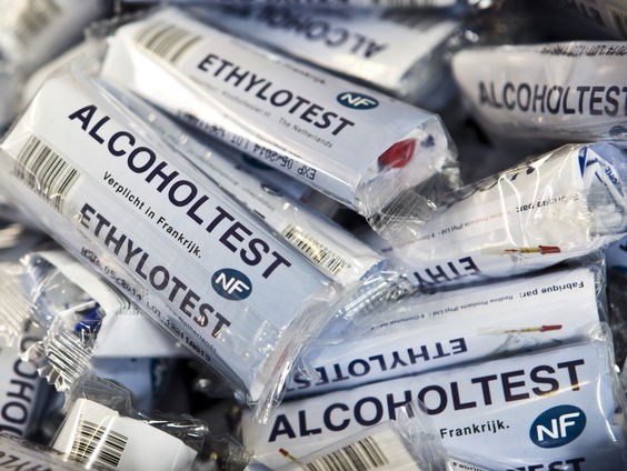 'Voer alcoholfuik weer in'