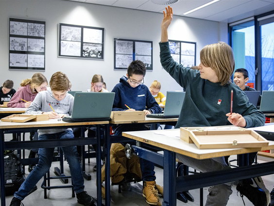 Scholieren en studenten beheersen Nederlandse taal (nog steeds) niet goed