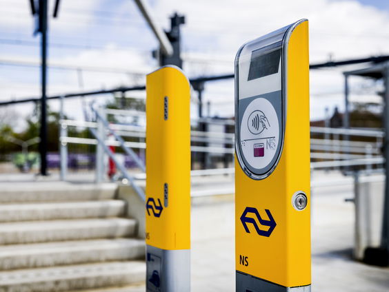 Waarom zouden leerlingen van praktijkscholen reiskostenvergoeding moeten krijgen?