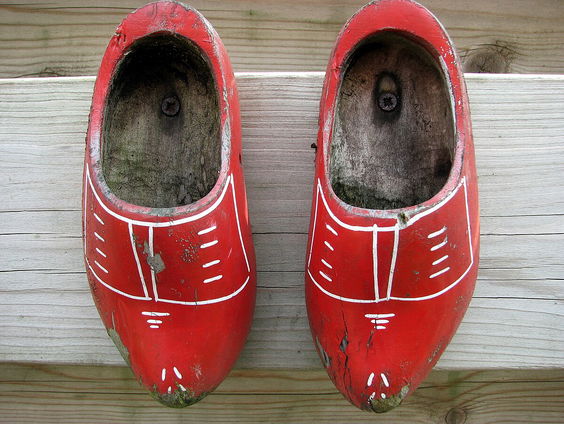 Klompen met een verhaal door Opa Klomp